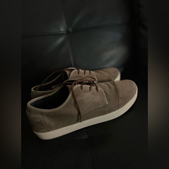 TOMS PASEO IN DESERT SUEDE
Men – Taupe size 12 good condition No rips - Picture 5 of 6
